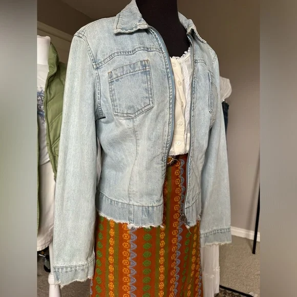 Zip-Up Denim Jacket - Picture 5 of 6